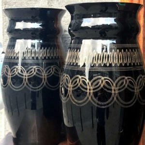 vases en verre hyalite