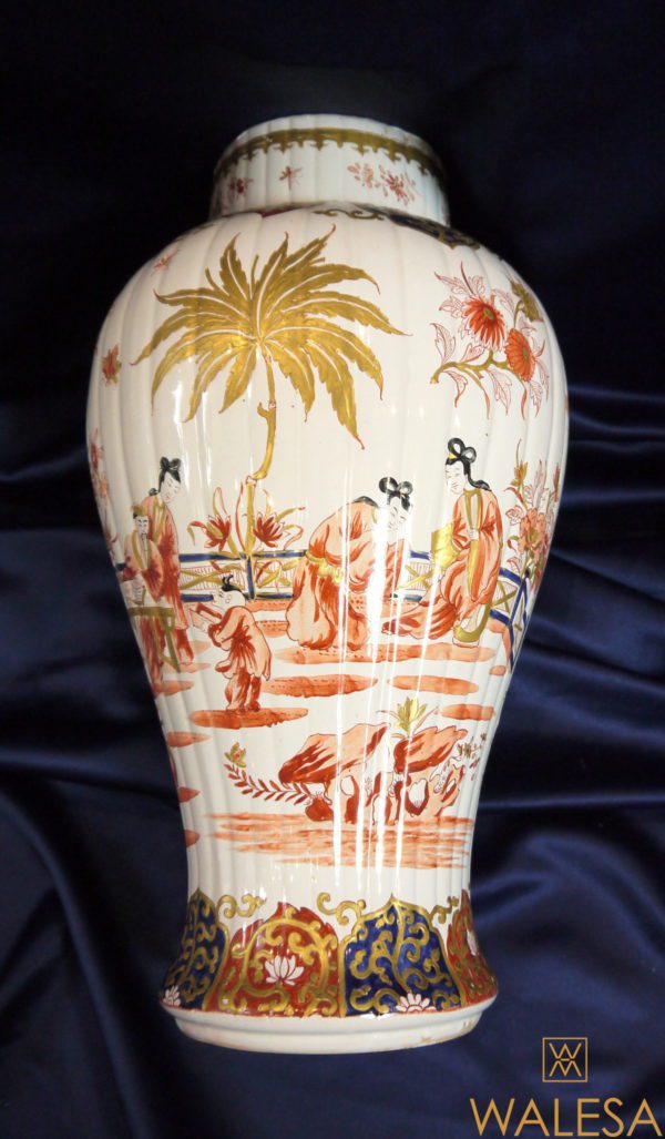 Paire de vases couverts faïence Delft doré – Image 13