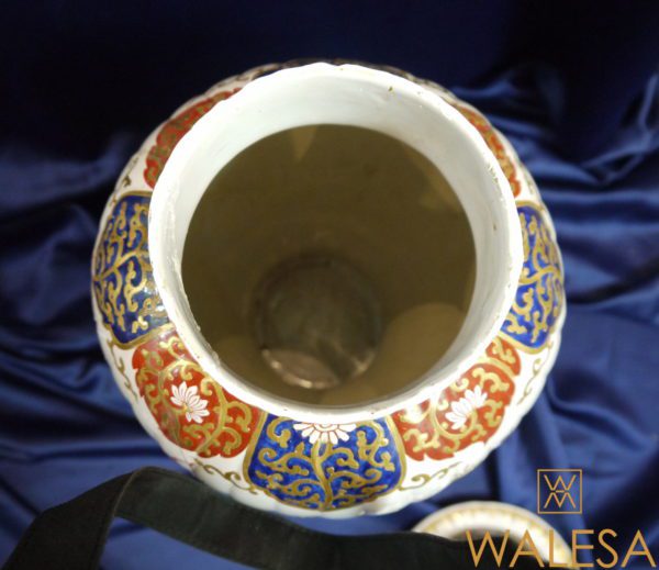 Paire de vases couverts faïence Delft doré – Image 6