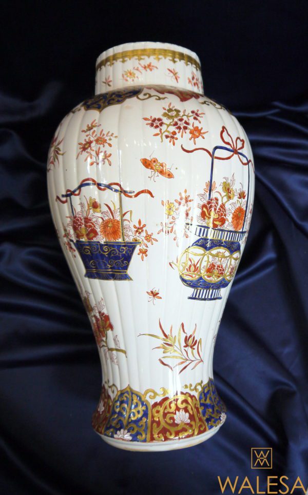 Paire de vases couverts faïence Delft doré – Image 18