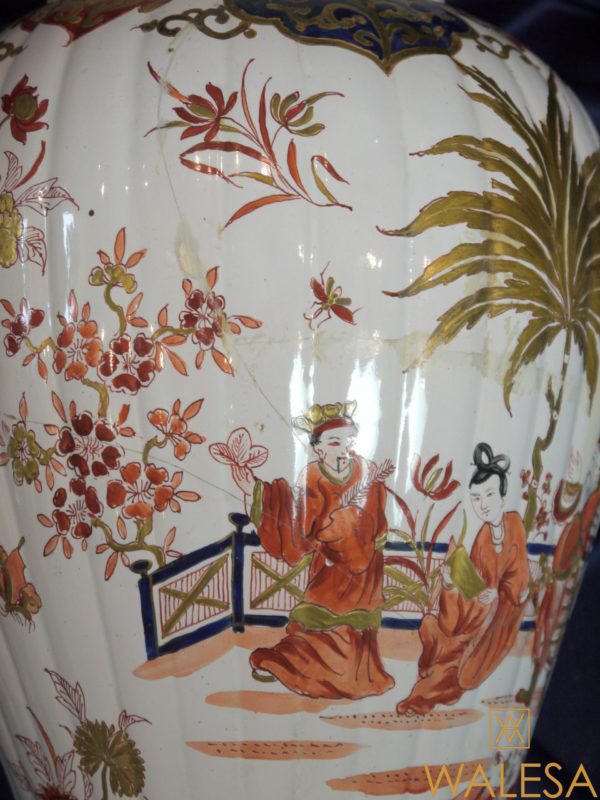 Paire de vases couverts faïence Delft doré – Image 17