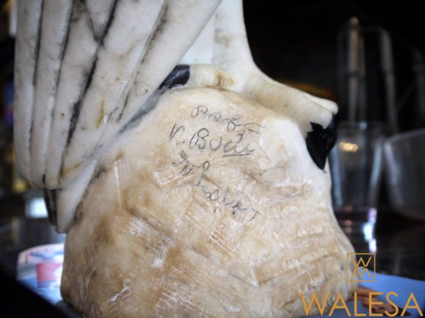 Sculpture condor en marbre signée – Image 5