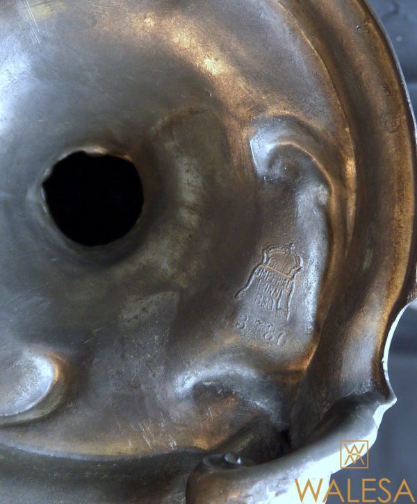 Paire de candélabres en étain signée Ignaz Mansch – Image 4