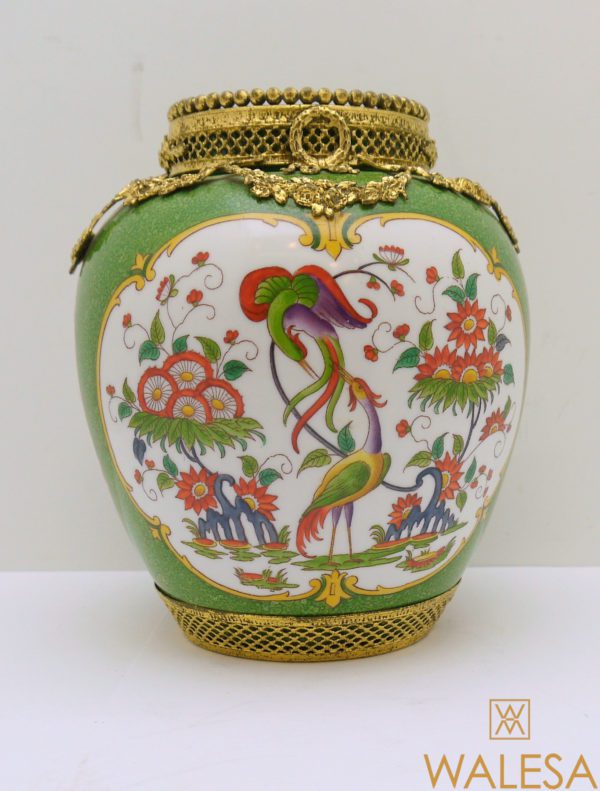 Vase en porcelaine verte poudrée Kakiemon