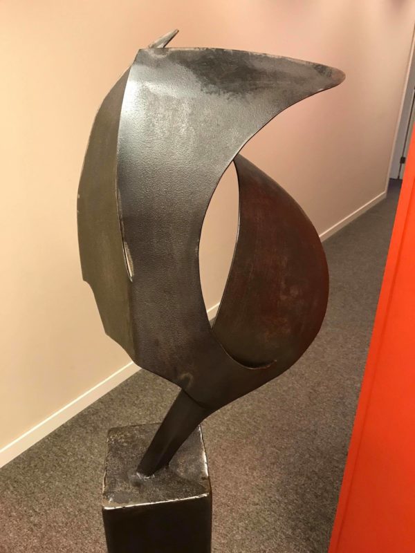 Baudart Johan, sculpture en acier sur socle, signée datée – Image 8