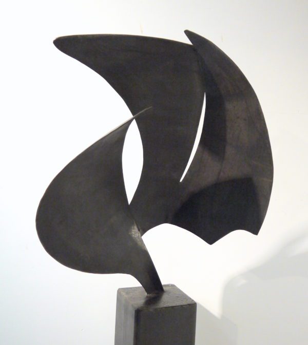 Baudart Johan, sculpture en acier sur socle, signée datée – Image 2
