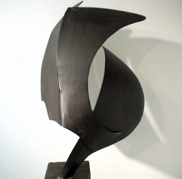 Baudart Johan, sculpture en acier sur socle, signée datée – Image 3