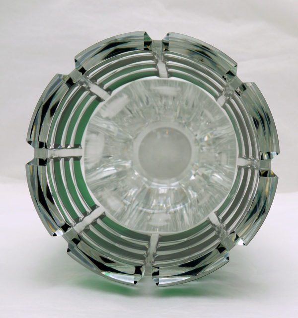 Grand Vase Art Déco cristal clair doublé vert et taillé Val Saint Lambert – Image 3