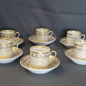 6 tasses et soucoupes Porcelaine de Paris Epoque Empire