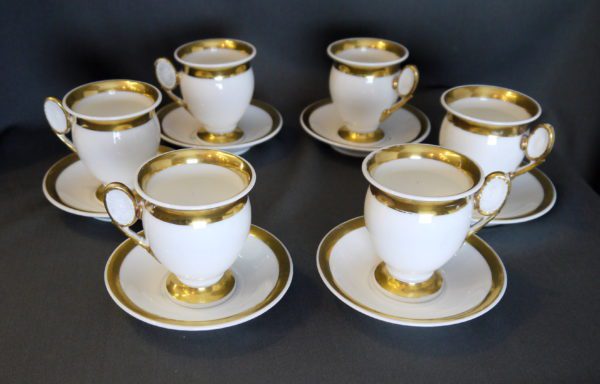 6 tasses et soucoupes Porcelaine de Paris Epoque Empire