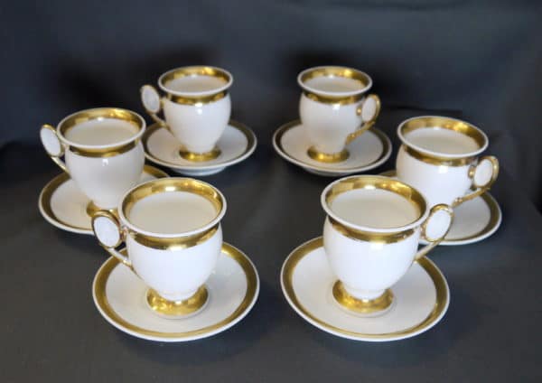 6 tasses et soucoupes Porcelaine de Paris Epoque Empire – Image 4