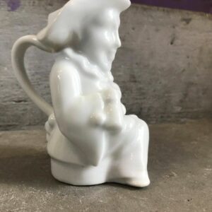 Pichet porcelaine de Bruxelles XIXème siècle