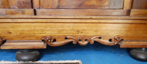 Armoire hollandaise 18ème siècle en noyer – Image 11