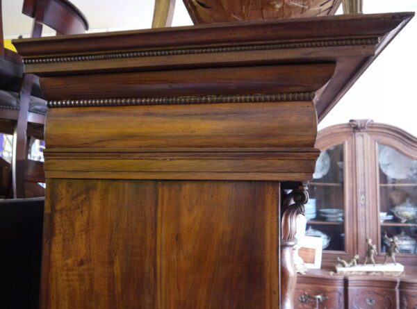 Armoire hollandaise 18ème siècle en noyer – Image 6
