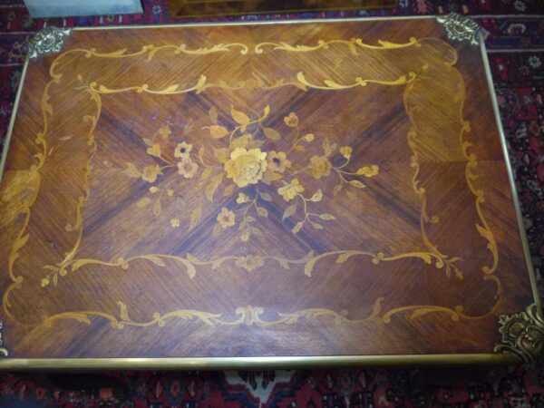 Table à jeux de style Louis XV – Image 2