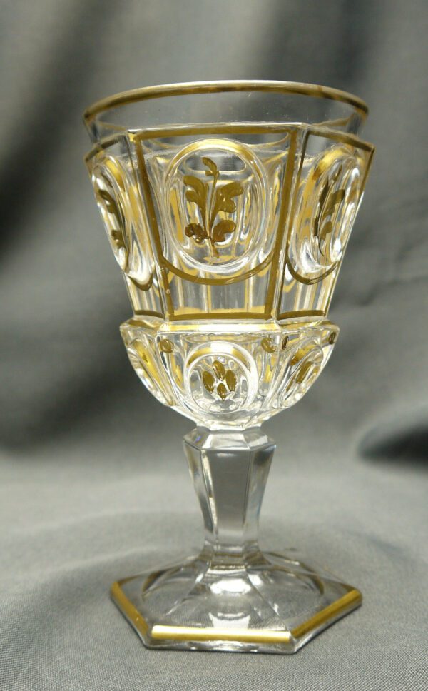 Verre calice à pied hexagonal décor or fin – Image 2