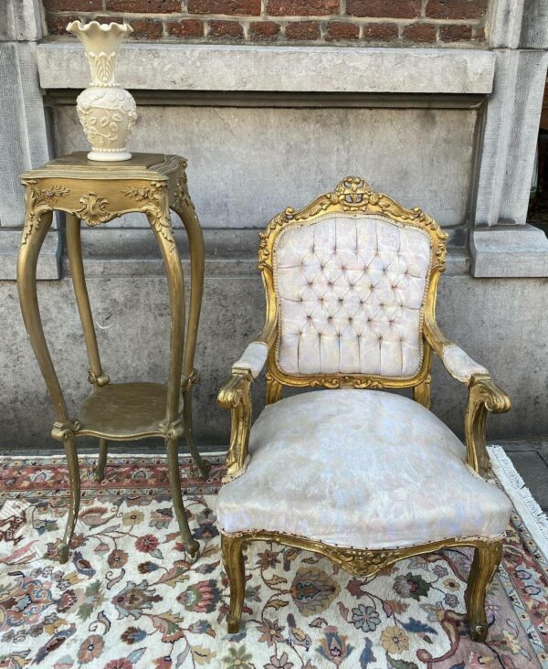Fauteuil à la reine en bois doré style Louis XV – Image 3