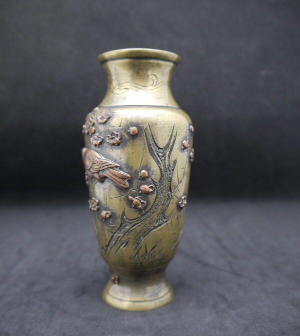 Japon Vase en bronze ciselé et incrustations – Image 3