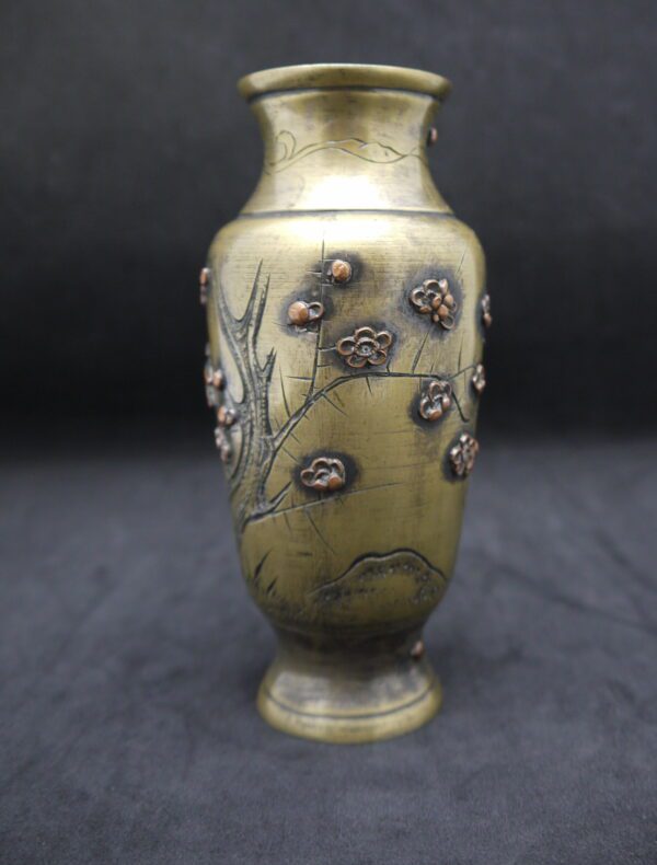 Japon Vase en bronze ciselé et incrustations – Image 4
