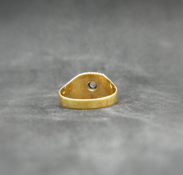 Chevalière en or jaune et blanc, diamant et onyx – Image 4