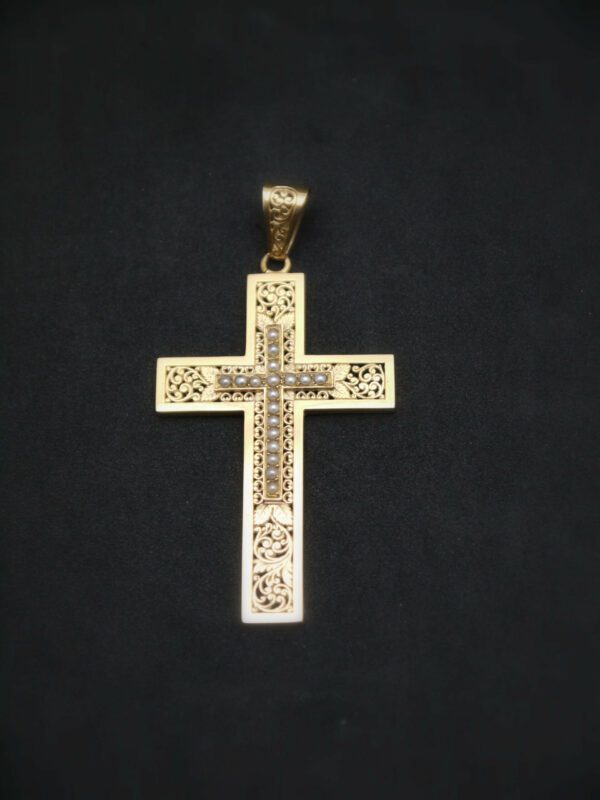 Croix en or et perles – Image 2