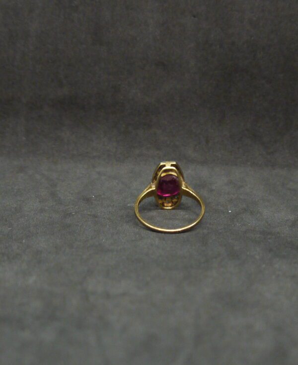 bague or diamants et pierre rouge – Image 3