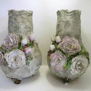 Paire de vases tripodes Porcelaine Sitzendorf