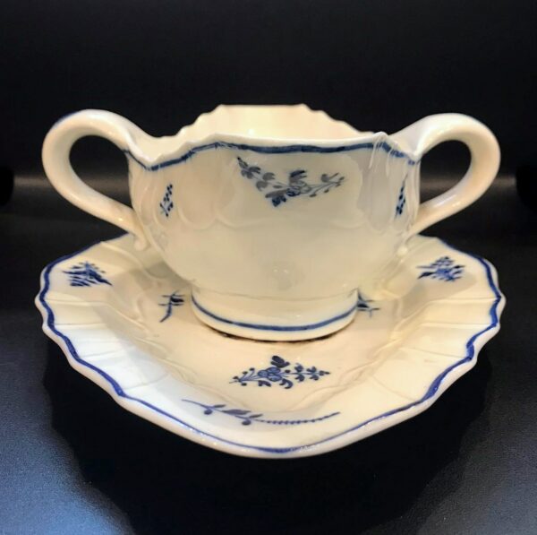 Saucière et son plateau en pâte tendre de Tournai – Image 3