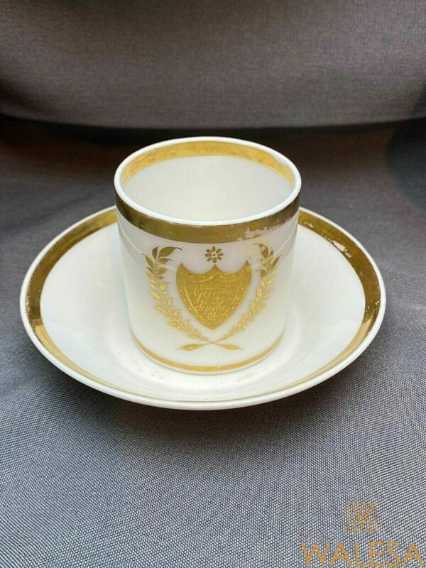 Tasse et soucoupe Style Empire porcelaine de Paris, décor or, XIXème
