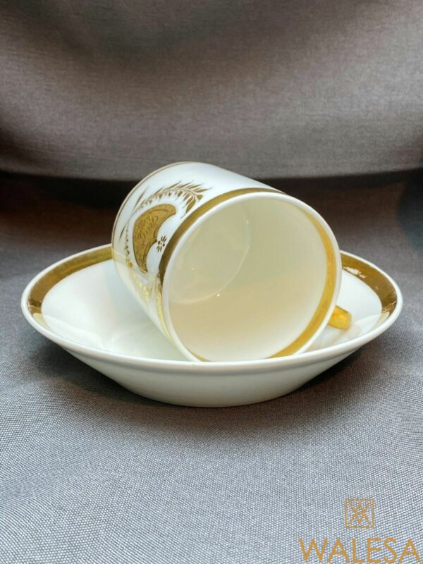 Tasse et soucoupe Style Empire porcelaine de Paris – Image 3