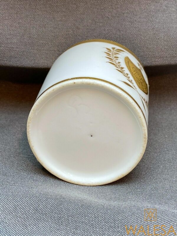Tasse et soucoupe Style Empire porcelaine de Paris – Image 7