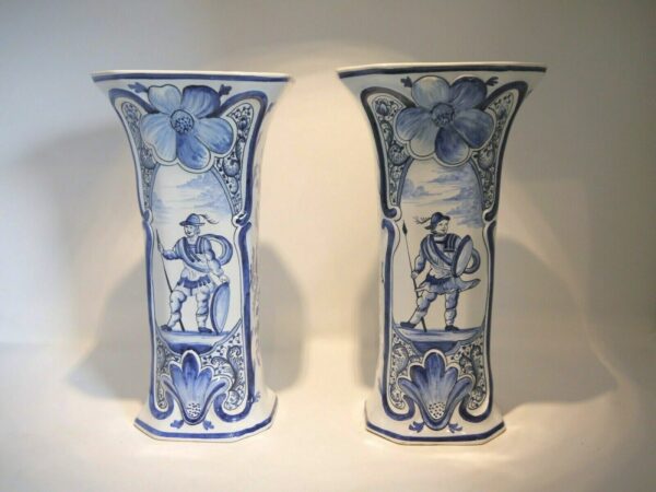 Paire de vases cornets Delft bleu - marqués AK – Image 3