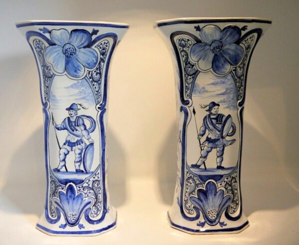 Paire de vases cornets Delft bleu - marqués AK – Image 2