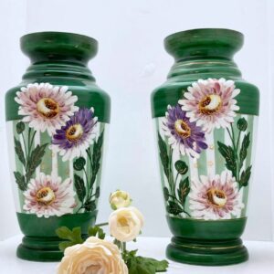 Paire de vases en opaline liégeoise vers 1900