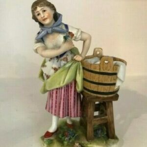 Statuette figurine porcelaine Allemagne XIXe