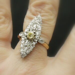 Bague Marquise or jaune et blanc diamants taille ancienne