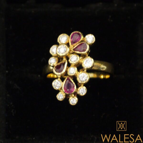 Bague or jaune rubis et diamants – Image 2
