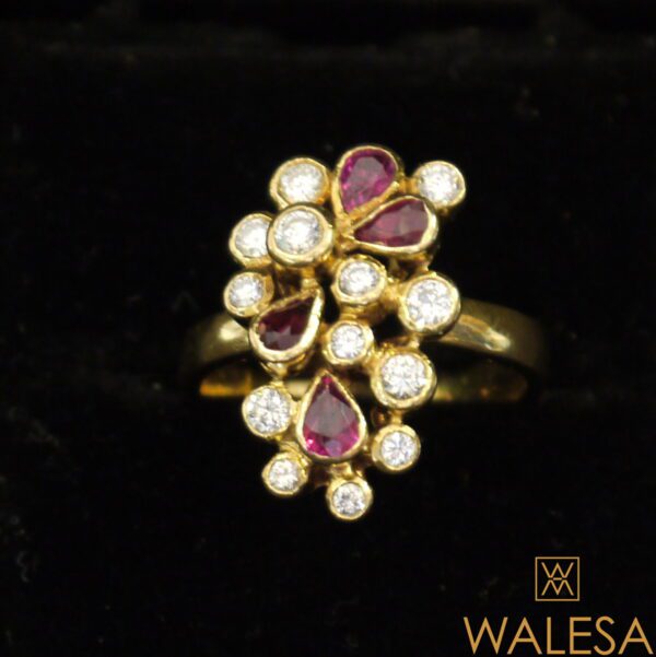 Bague or jaune rubis et diamants