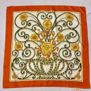 Hermès carré en soie modèle "Jouvence"