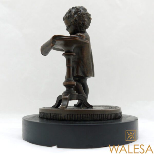 Bronze enfant lisant – Image 4