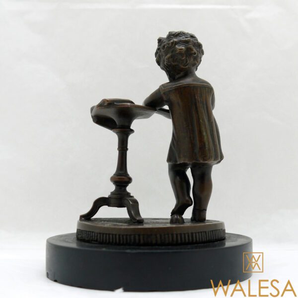 Bronze enfant lisant – Image 5