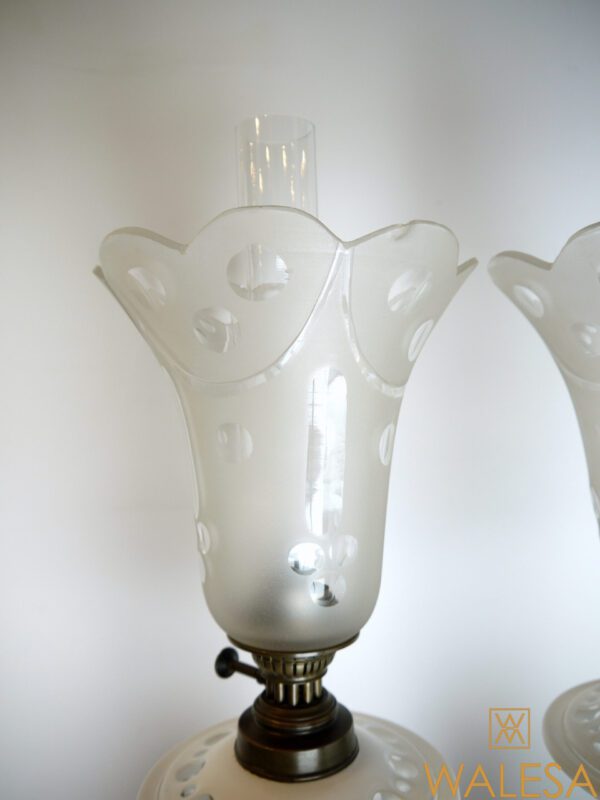 Paire de lampes en porcelaine bronze et overlay – Image 9