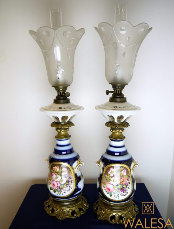 Paire de lampes en porcelaine bronze et overlay – Image 2