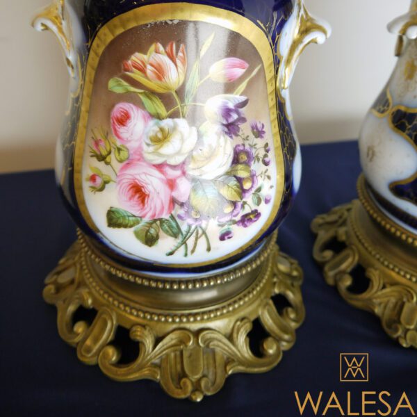 Paire de lampes en porcelaine bronze et overlay – Image 3