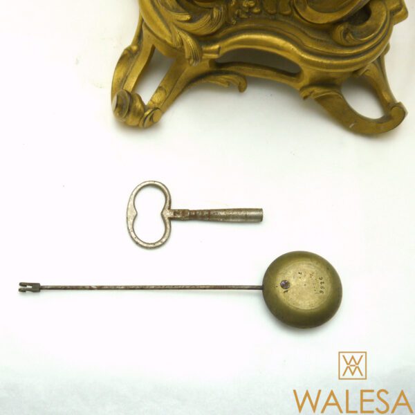 Pendule en bronze doré de style Louis XV Barbedienne – Image 11