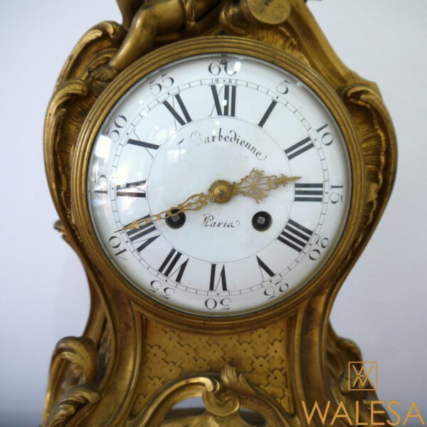 Pendule en bronze doré de style Louis XV Barbedienne – Image 2