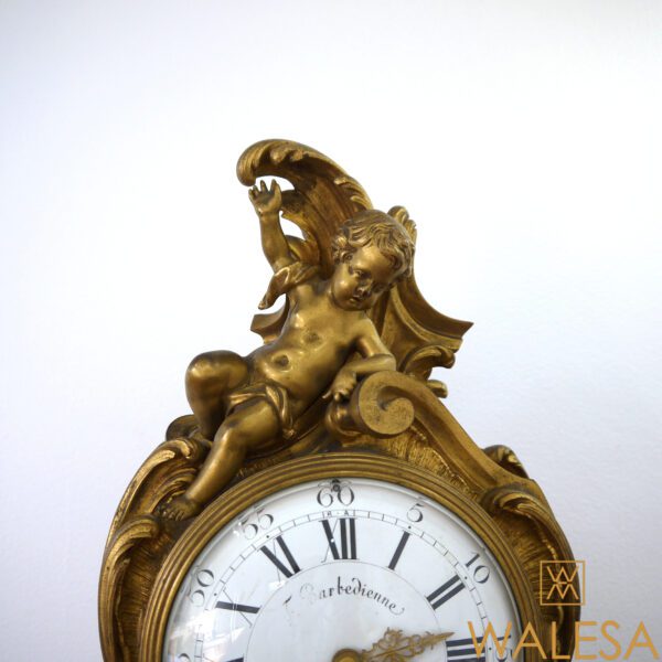 Pendule en bronze doré de style Louis XV Barbedienne – Image 4
