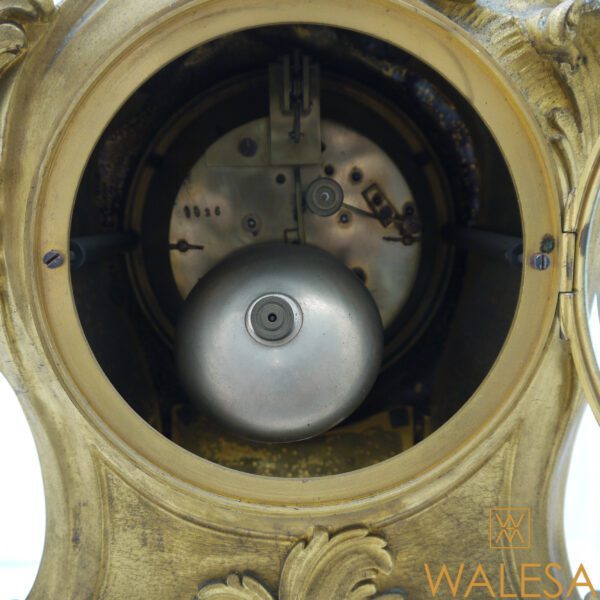 Pendule en bronze doré de style Louis XV Barbedienne – Image 9
