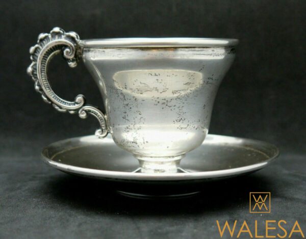 Tasse et sa soucoupe en argent décor rocaille – Image 2