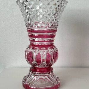 vase cristal Val Saint Lambert doublé rouge/rose et taillé signé et PU